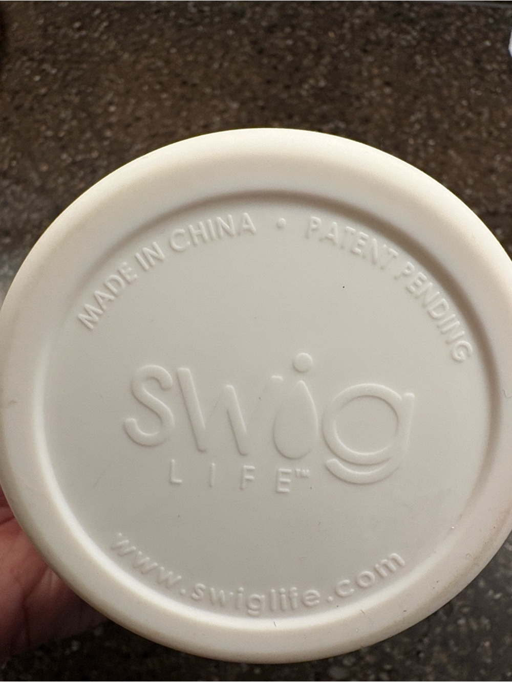 Swig White Textured Golf Tumbler with Clear Lid - Picture 3 of 4